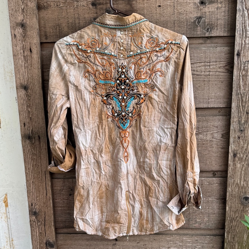 Roar Tan and Blue Embroidered Women’s Shirt - Picture 4 of 5